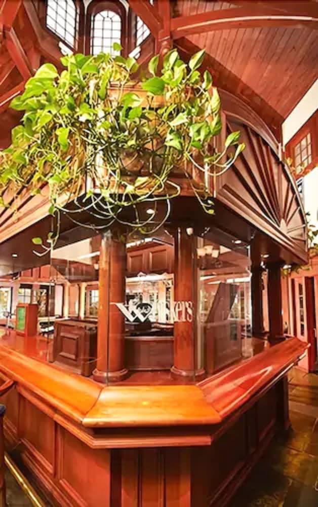 Nittany Lion Inn Стейт Колледж Экстерьер фото